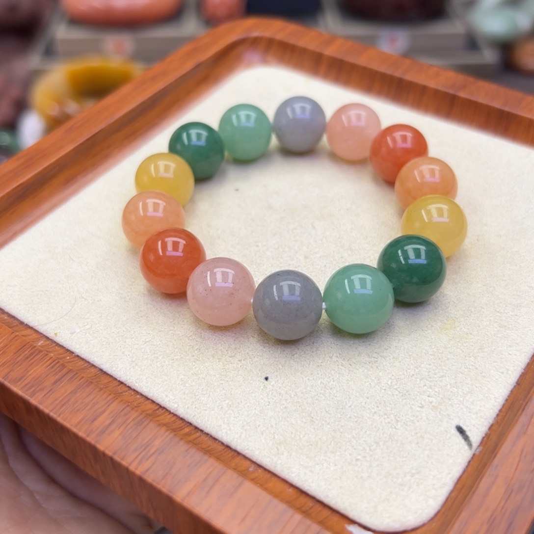 未镶嵌手镯石英岩玉?**?