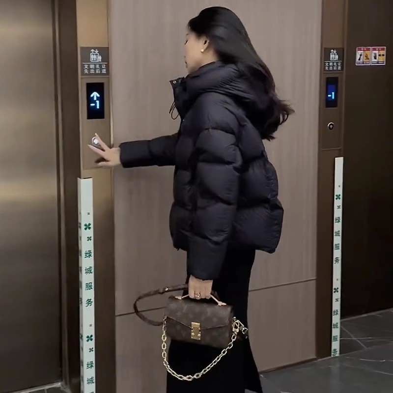 反季特卖黑色棉服2025新款棉衣短款面包服冬季外套厚冬天女装棉袄