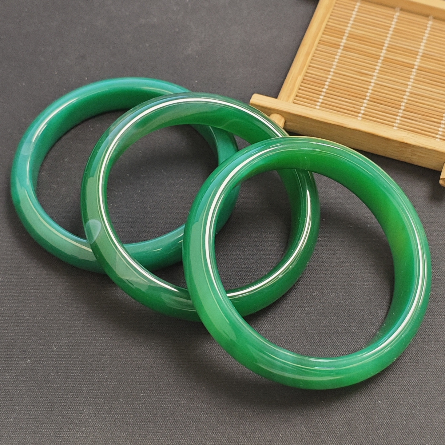 极光绿手镯C4(多样性发)(拍一发一).