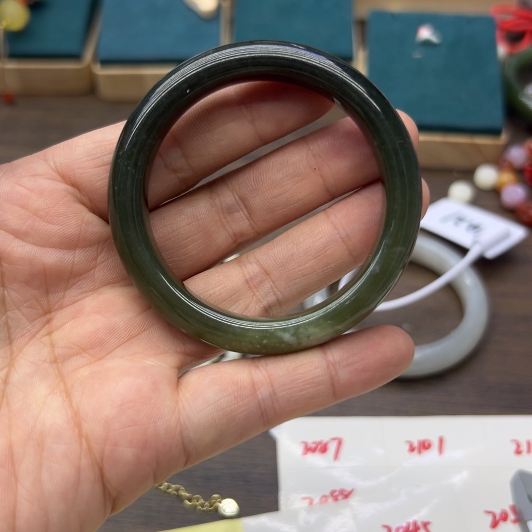 和田玉未镶嵌手镯50.9圈围2030