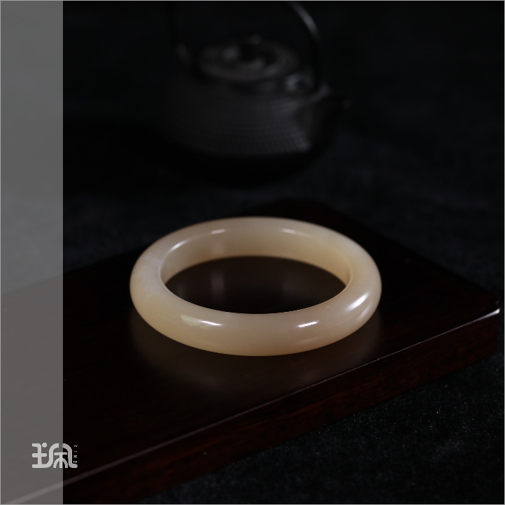 云粉|和田玉*手镯*未镶嵌YNC25052001多样性发其一