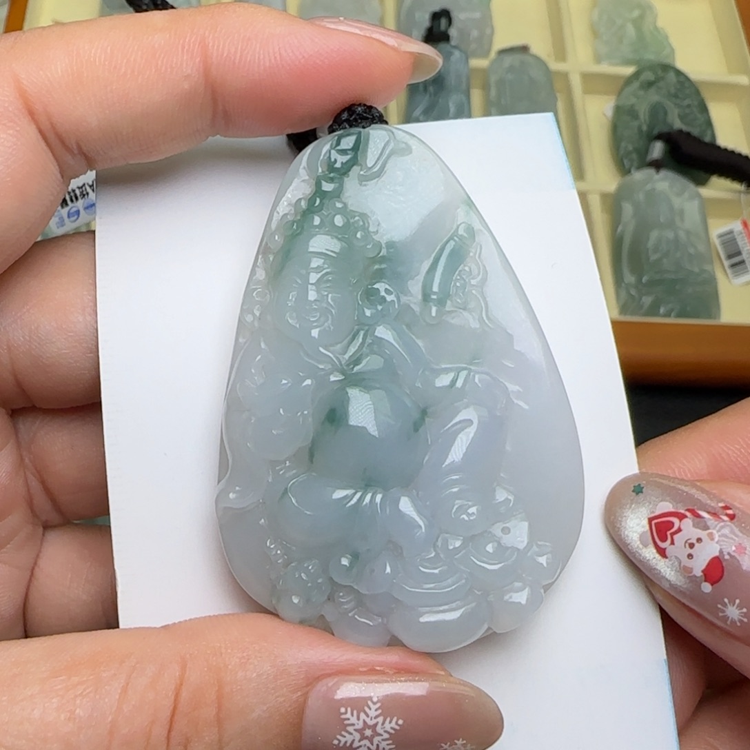 翡翠未镶嵌颈饰  