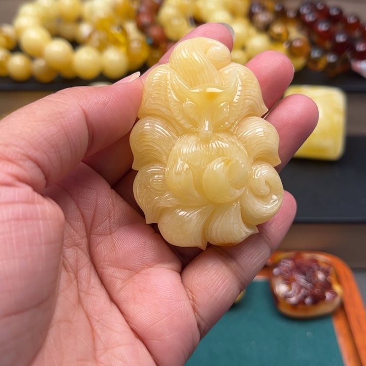 琥珀未镶嵌珠宝奇石M37号白蜡小九