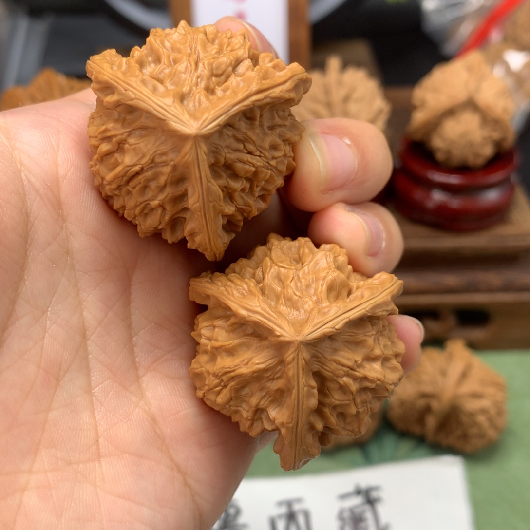 文玩核桃吊坠37三棱