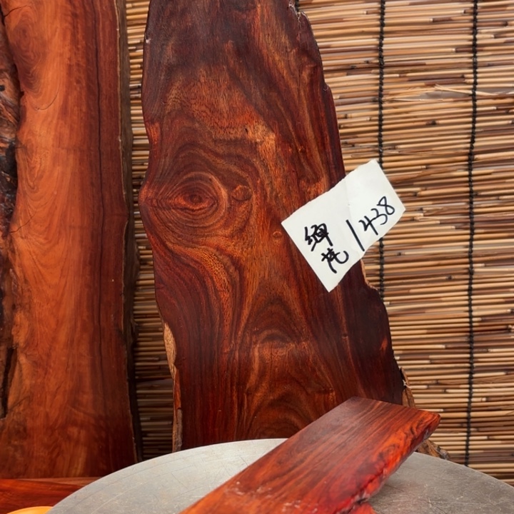 飞***扬大叶紫檀（黑酸枝木类）