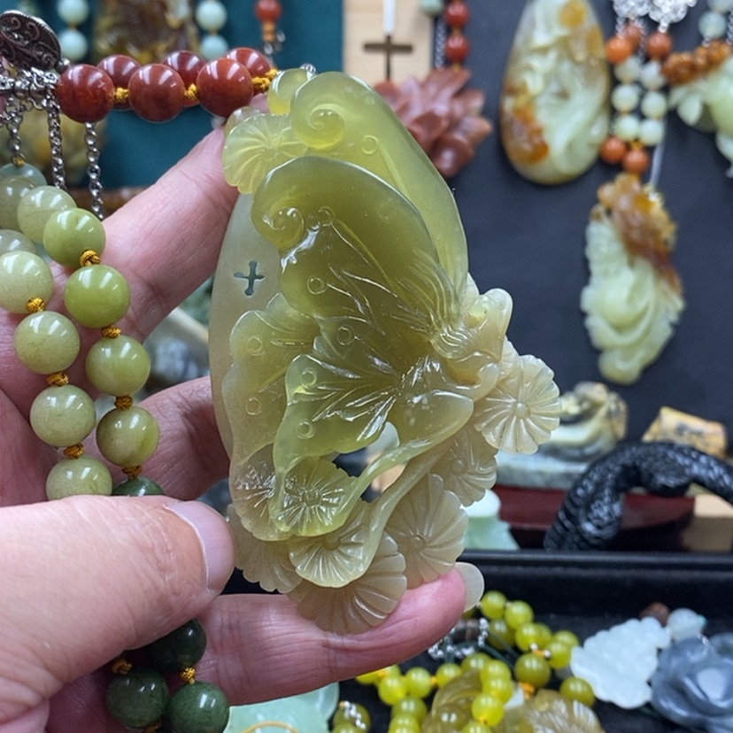 【闪购商品】蛇纹石玉吊坠未镶嵌