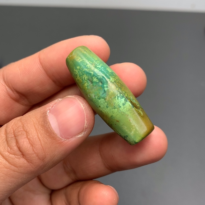 绿松石颈饰未镶嵌