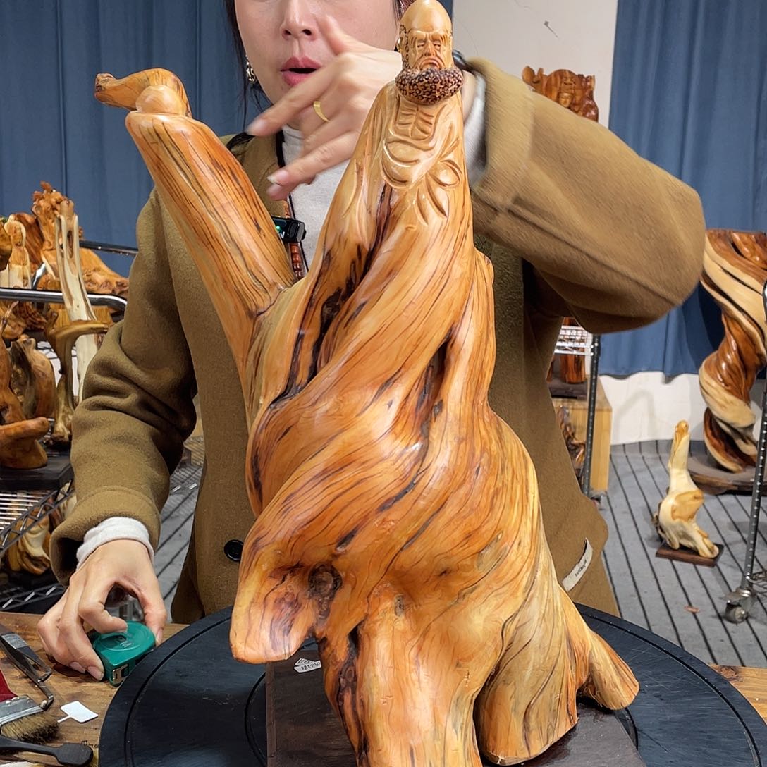 柏木（崖柏）随型艺术根雕