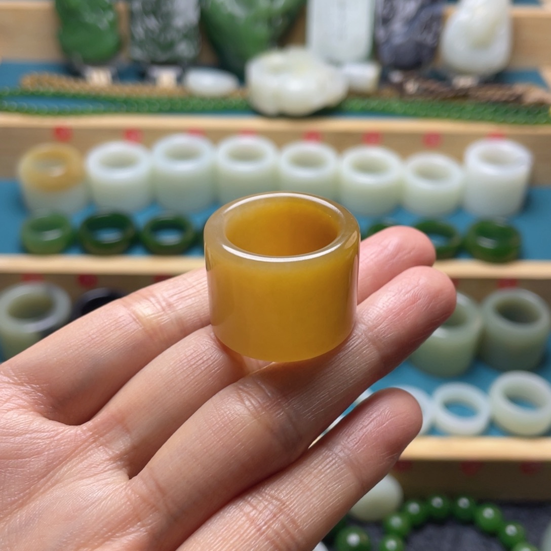 风***龙和田玉未镶嵌戒指