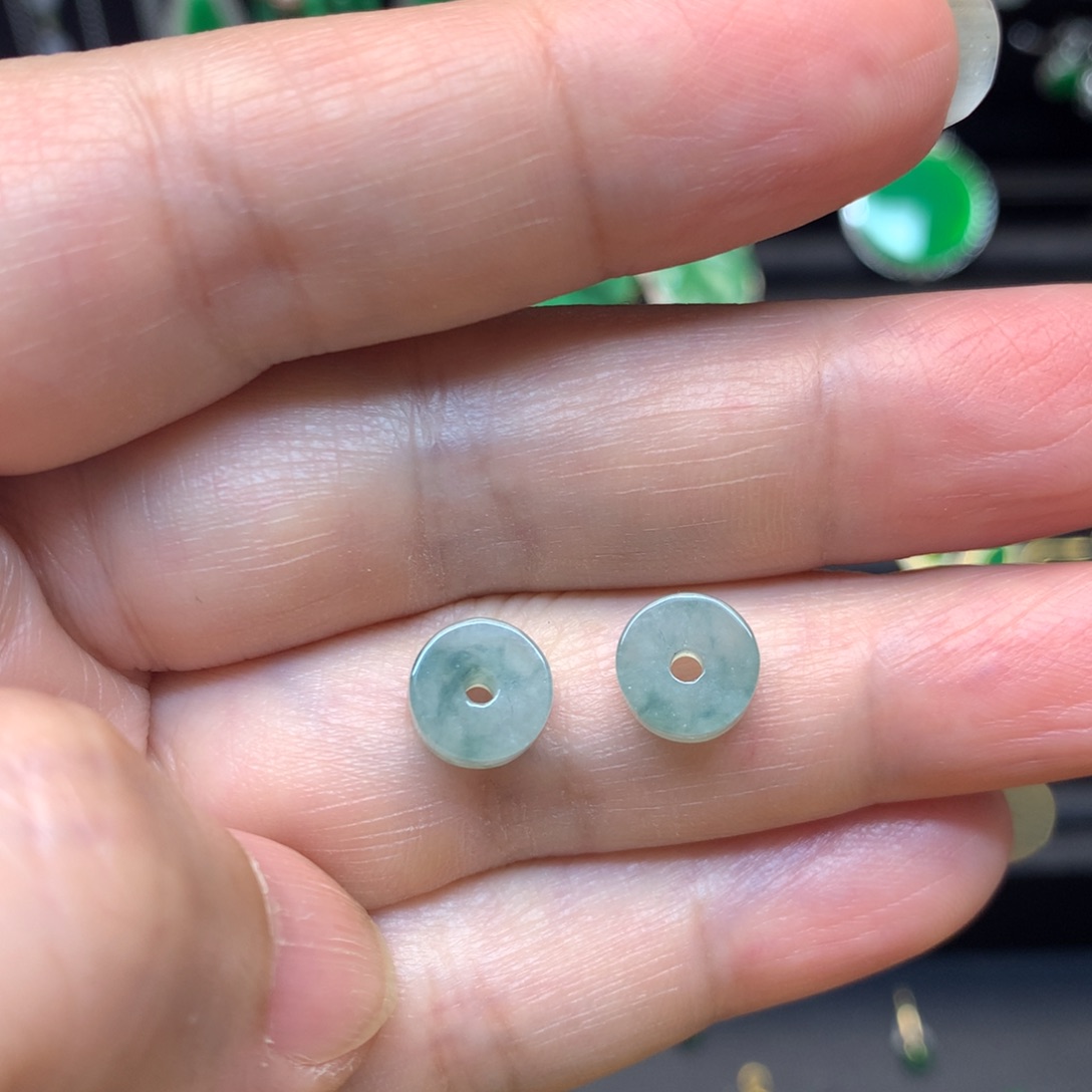 翡翠未镶嵌颈饰有纹裂