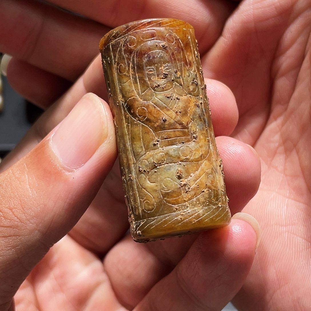 钛***啦未镶嵌和田玉（糖玉）挂件