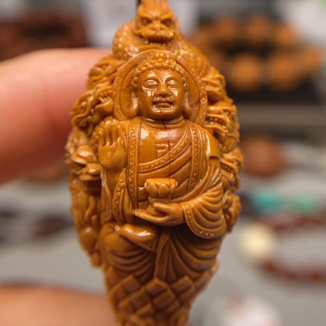 橄榄核吊坠大日如来