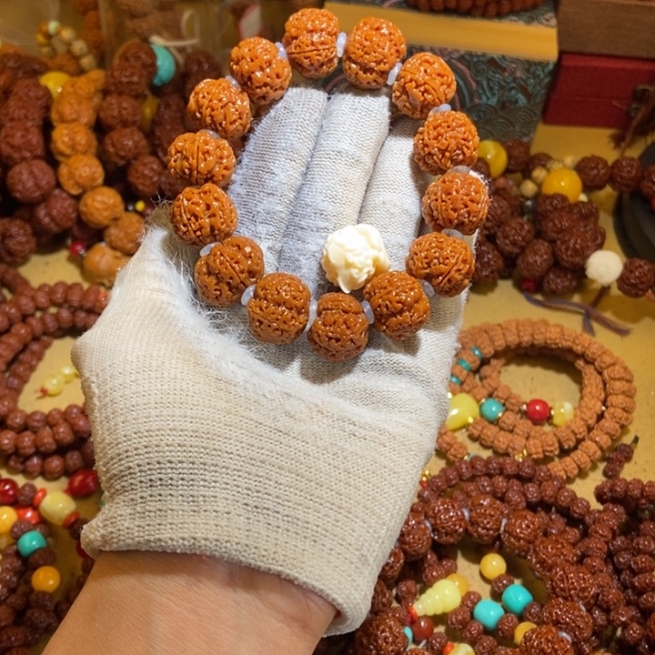 金刚菩提吊坠185半玉化