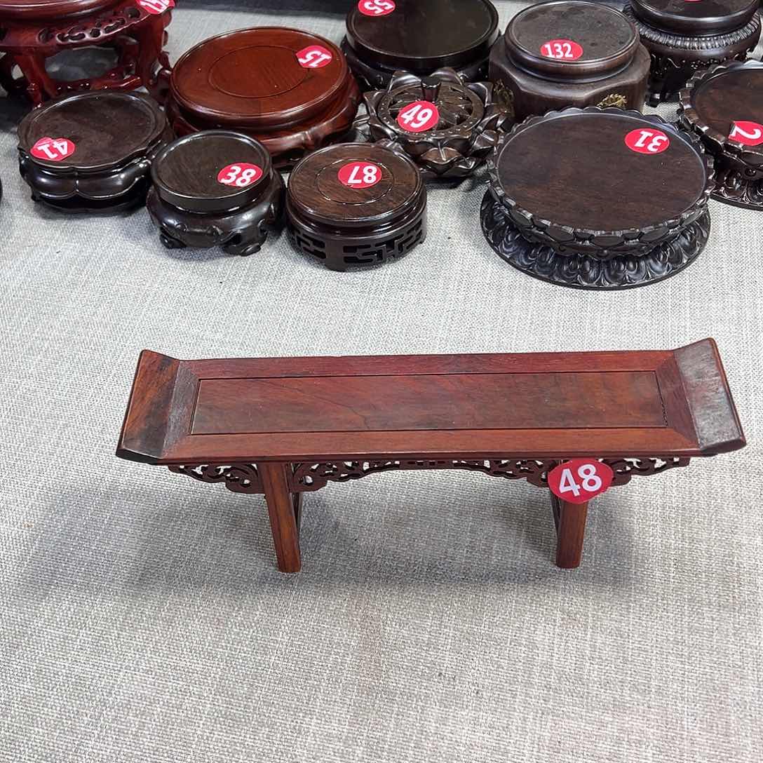 红木底座精雕工艺品