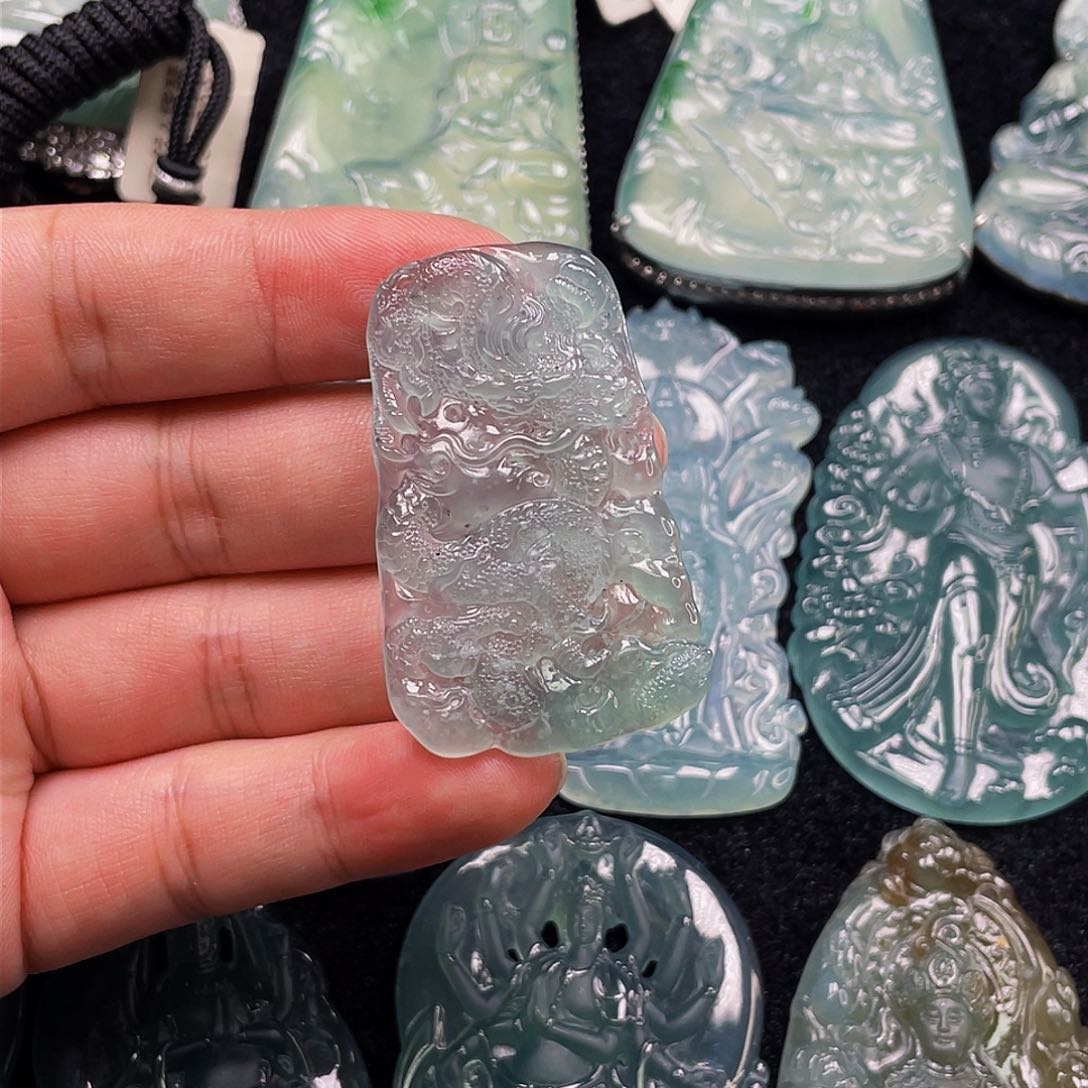 颈饰未镶嵌翡翠京***苏6，