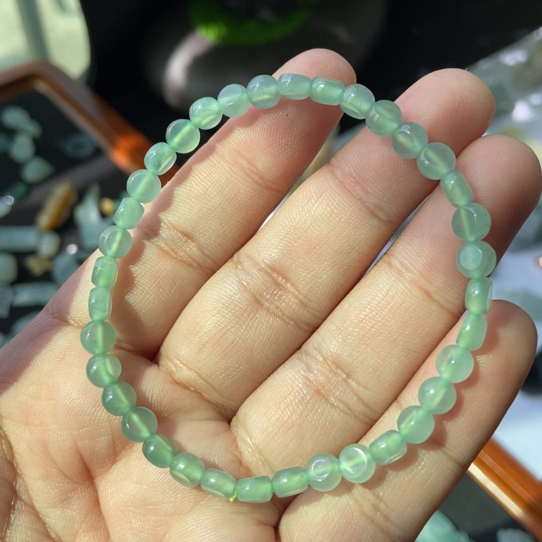 定制翡翠未镶嵌手链