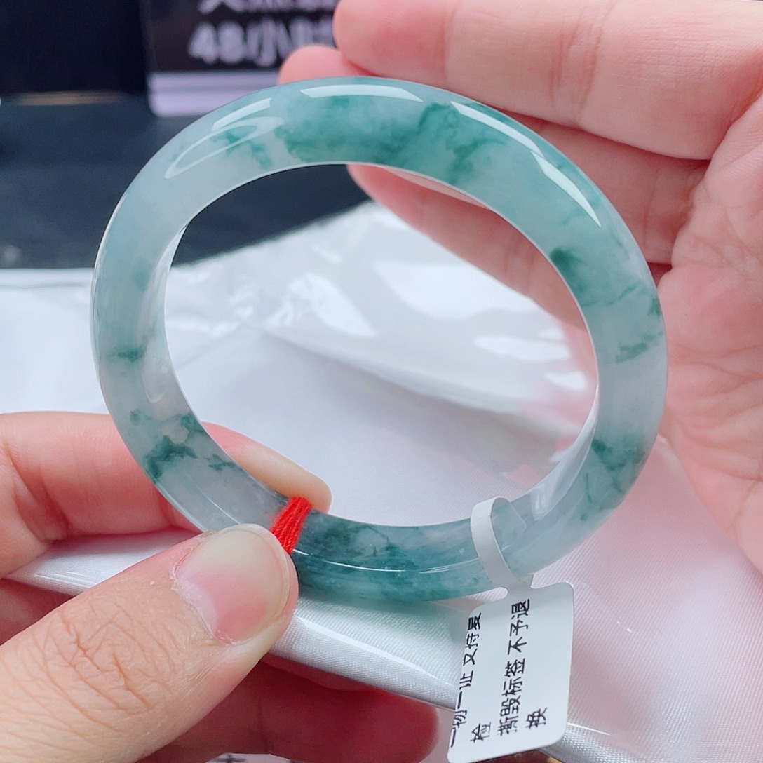 翡翠未镶嵌手镯正圈56