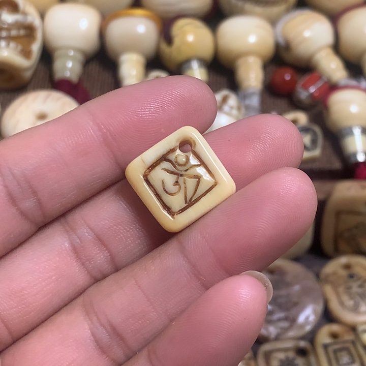 大***烤龙脊菩提吊坠配饰