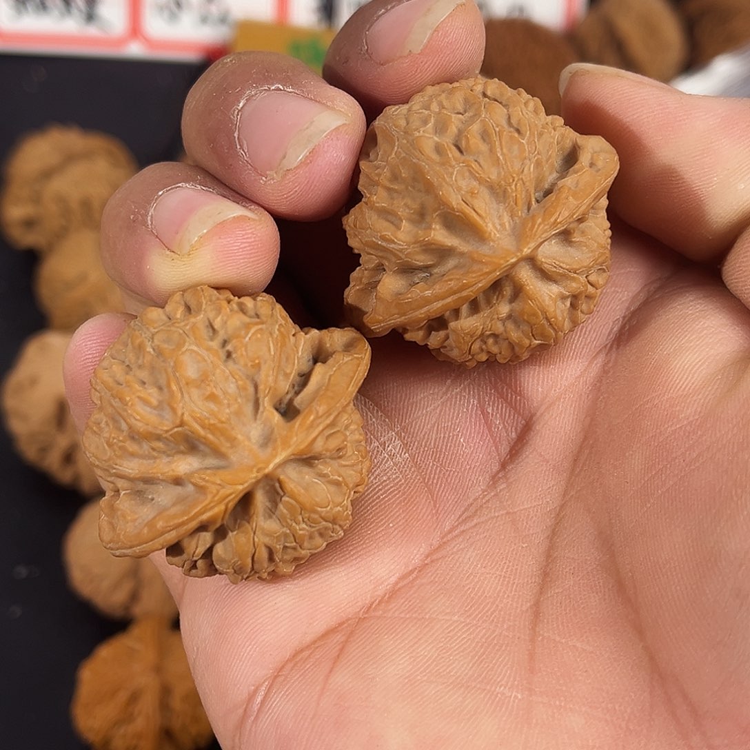 跑****文玩核桃吊坠核桃