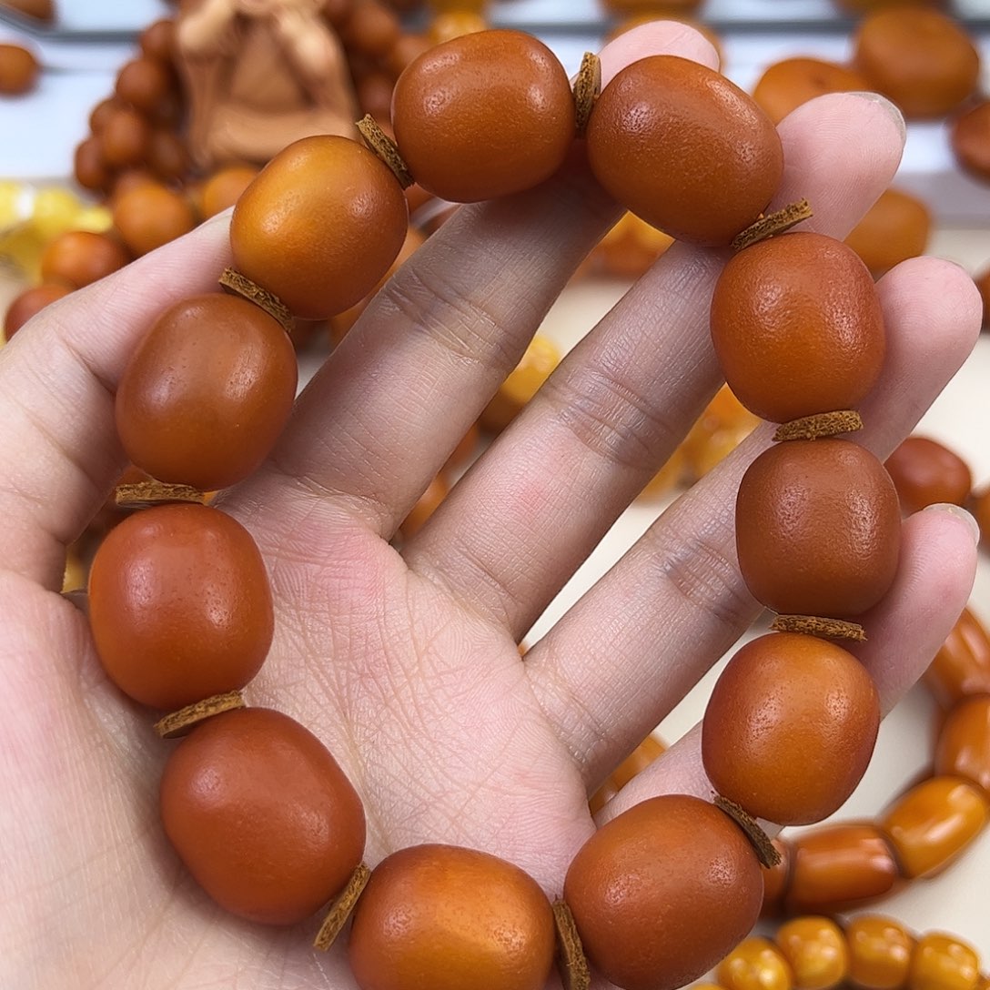 琥珀颈饰未镶嵌蜜蜡