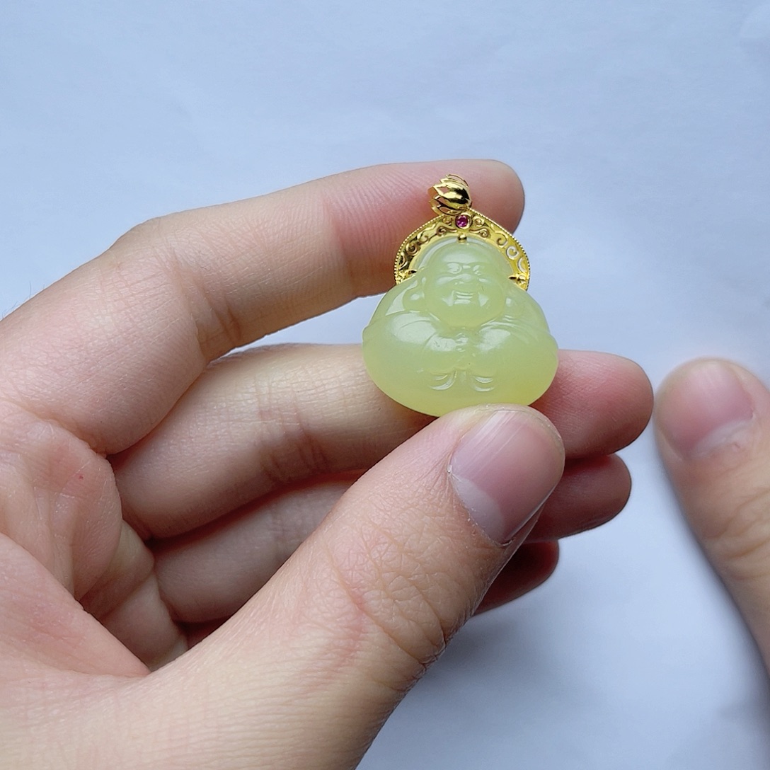 和田玉挂件。k k18K金镶嵌