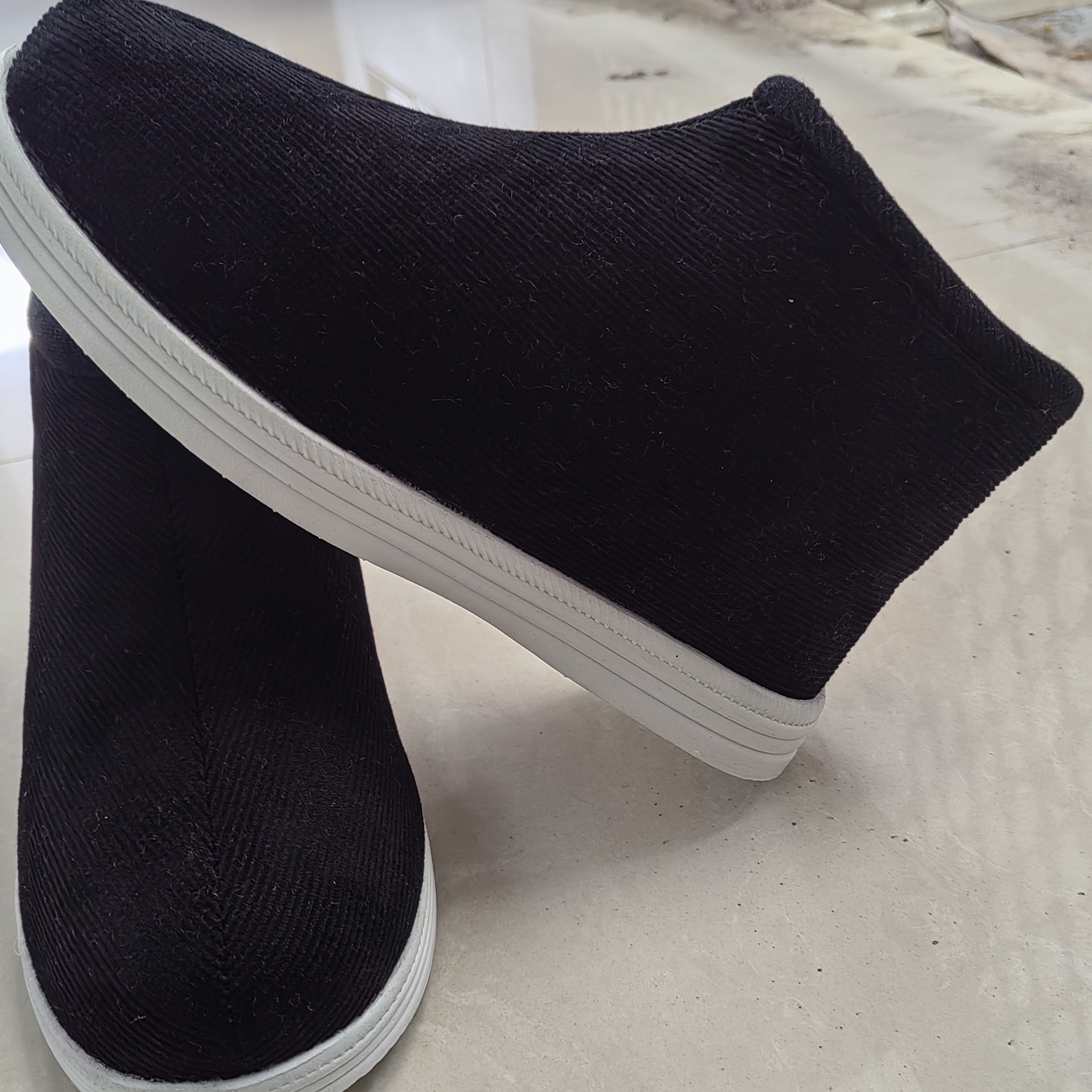 恩施土家工艺老棉鞋男女同款防滑加绒加厚保暖白底冬季家居鞋