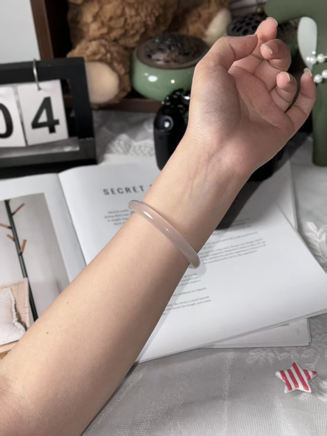 正品高冰白月光卡8圆条玛瑙玉髓手镯显白高级感时尚气质