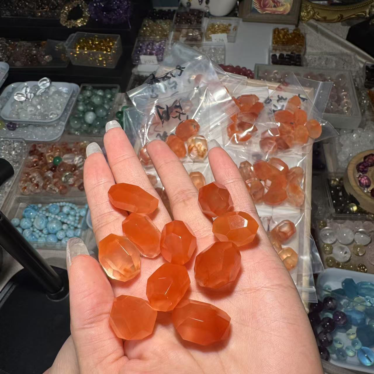 非金属珐琅手链 净体红兔毛随行单珠一颗价