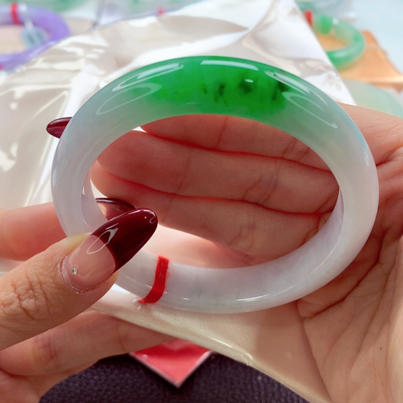 【闪购商品】翡翠手镯未镶嵌58.2 辣绿阳春白雪 灵