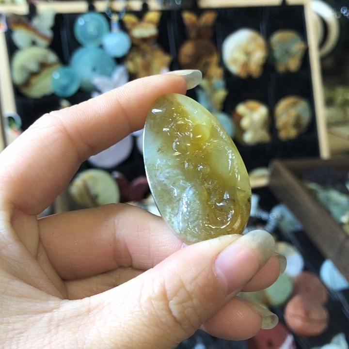 岫玉未镶嵌岫玉挂件