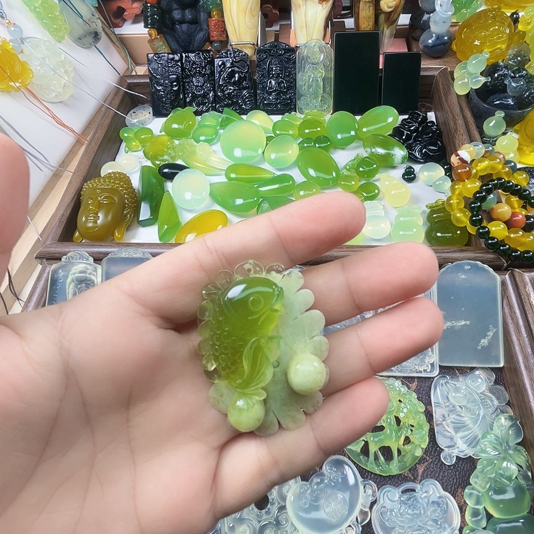 岫玉未镶嵌吊坠(不含链)