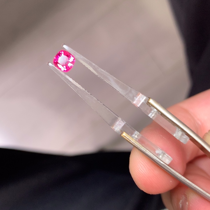 尖晶石裸石未镶嵌