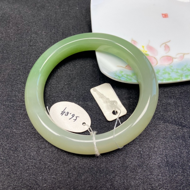 天然和田玉5657半翠泥鳅背手镯