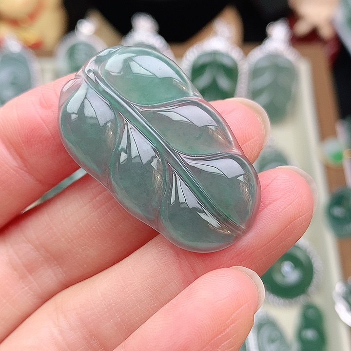 颈饰未镶嵌翡翠吊坠