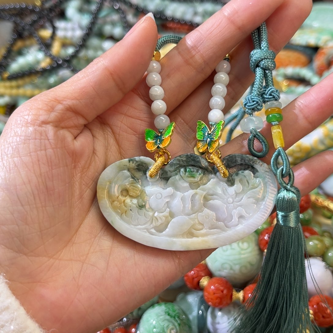 翡翠颈饰未镶嵌待编款