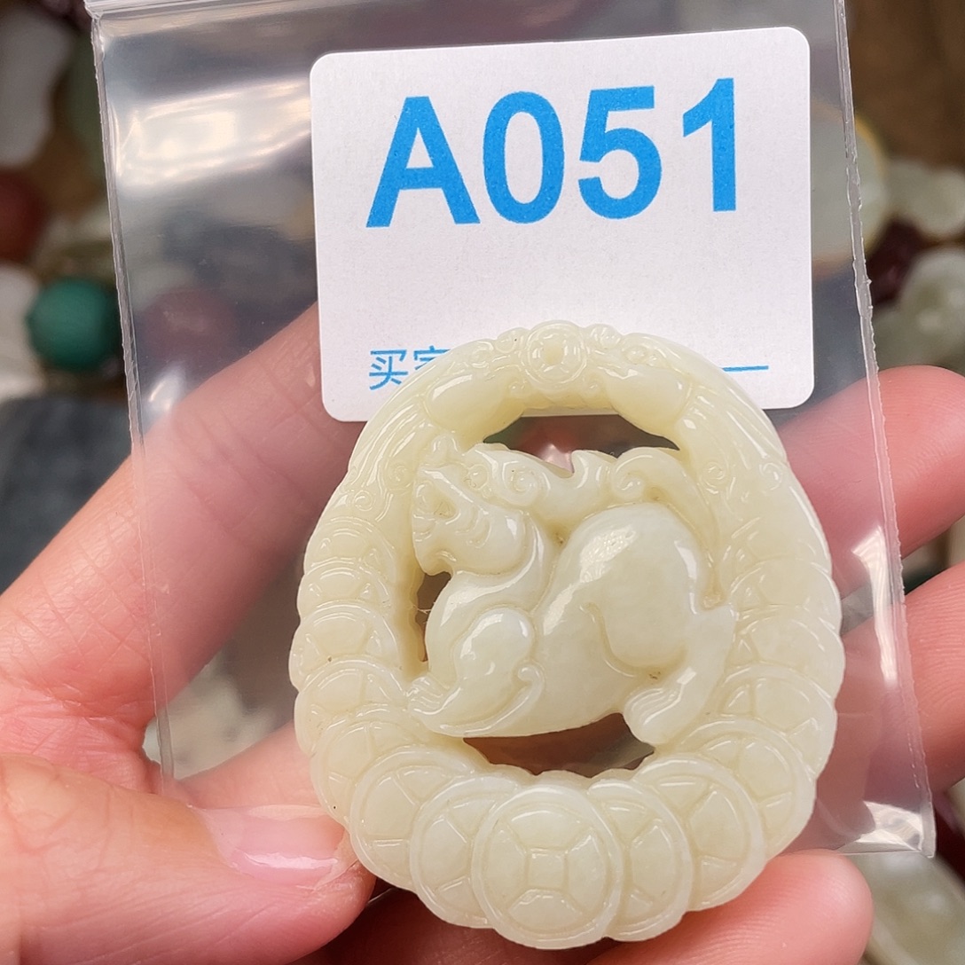 和田玉（糖玉）未镶嵌颈饰