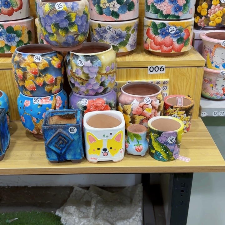 红陶内敛的是一种不满和