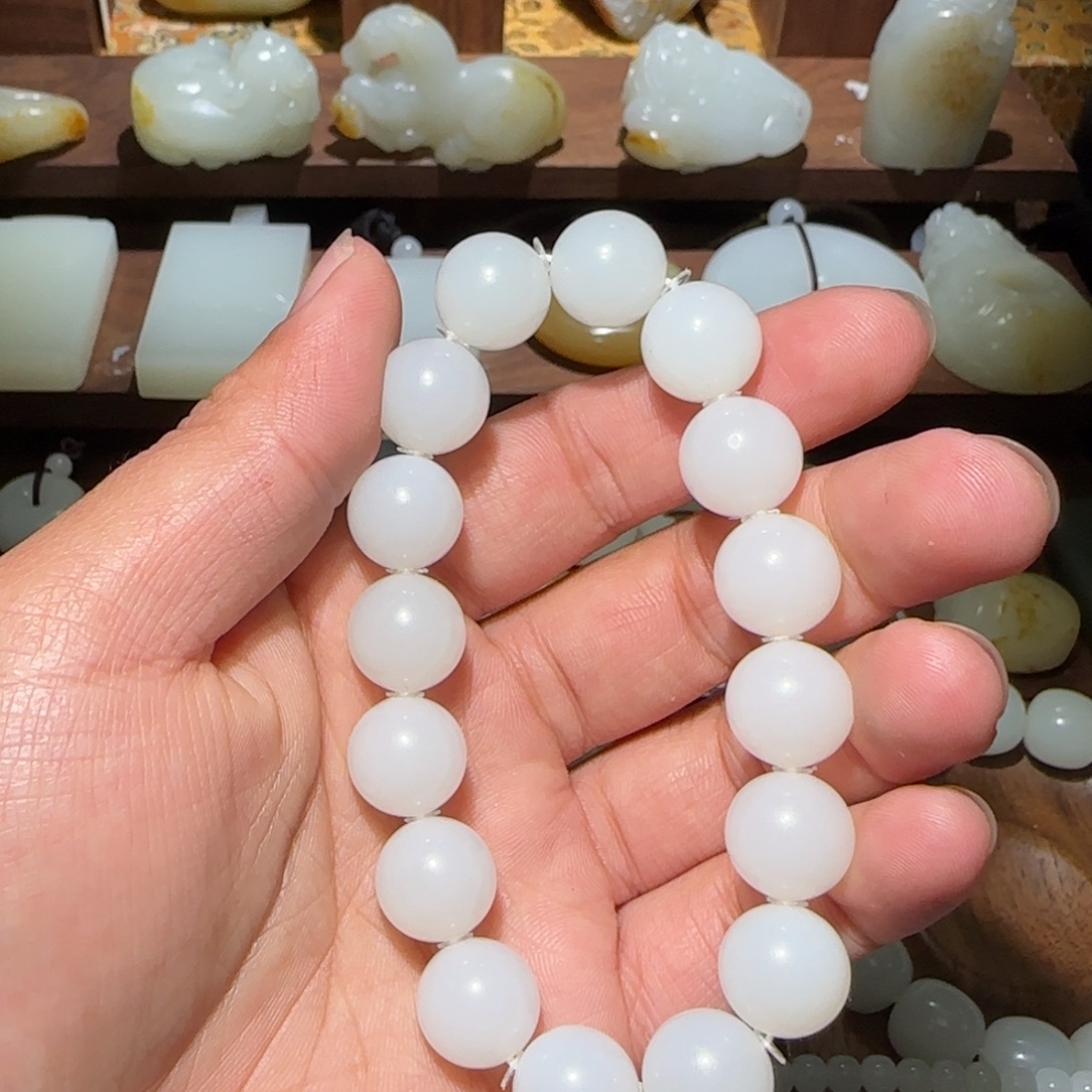 纪***博和田玉未镶嵌手链