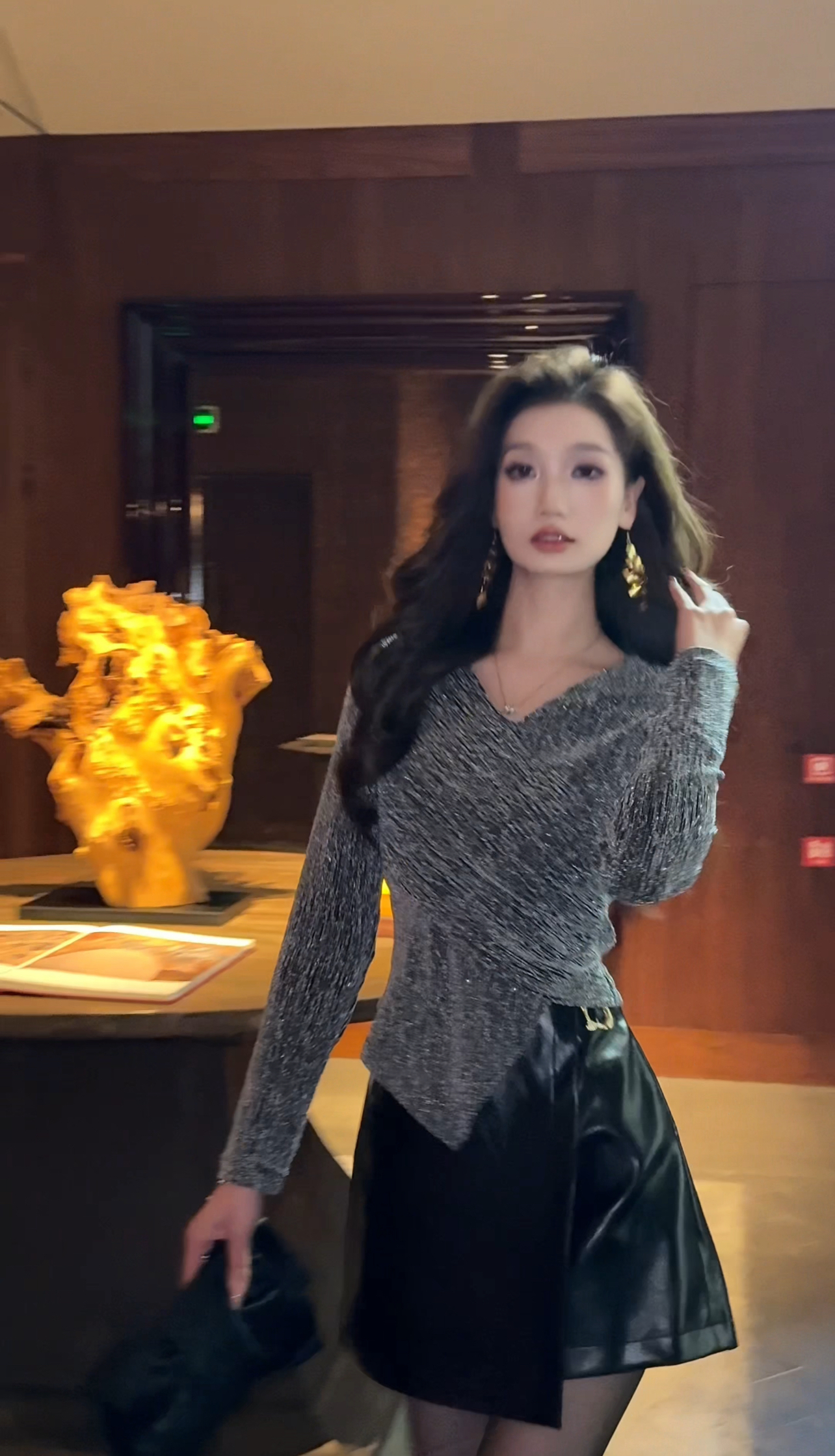 韩版时尚V领T恤针织法式长袖不对称上衣