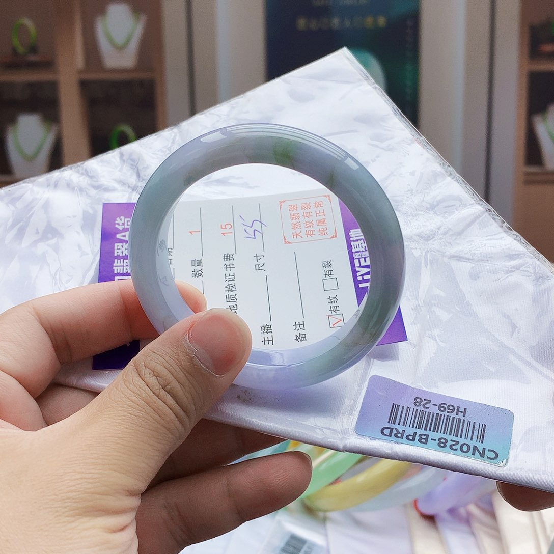 翡翠手镯未镶嵌wttyggyuu777