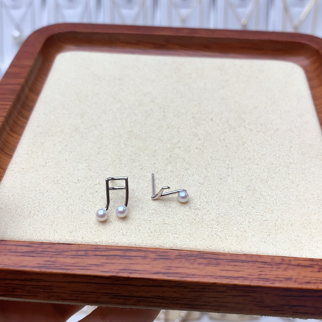 银S925镶嵌淡水珍珠耳饰