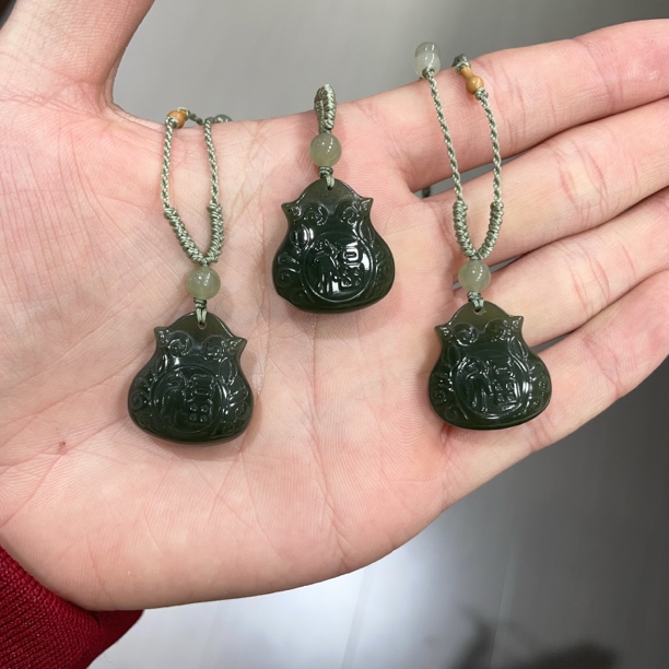 天然和田玉福包锁吊坠多样性发其一xy带天然纹理结构
