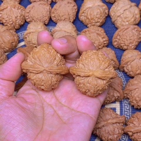 【闪购商品】文玩核桃吊坠布*岛白狮子46