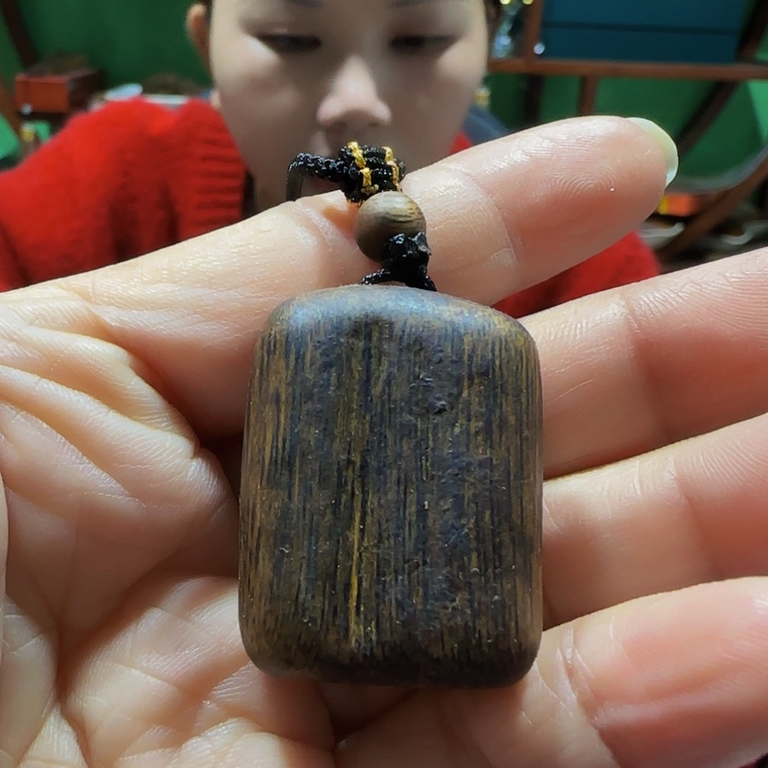 沉香沉香碎屑海南白奇乌身小精品