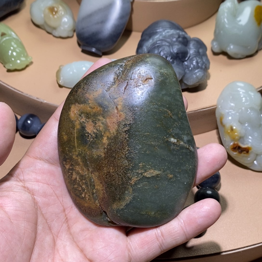 未镶嵌和田玉摆件