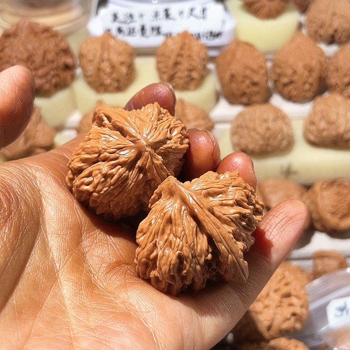 壮***4文玩核桃把件四座楼半壁