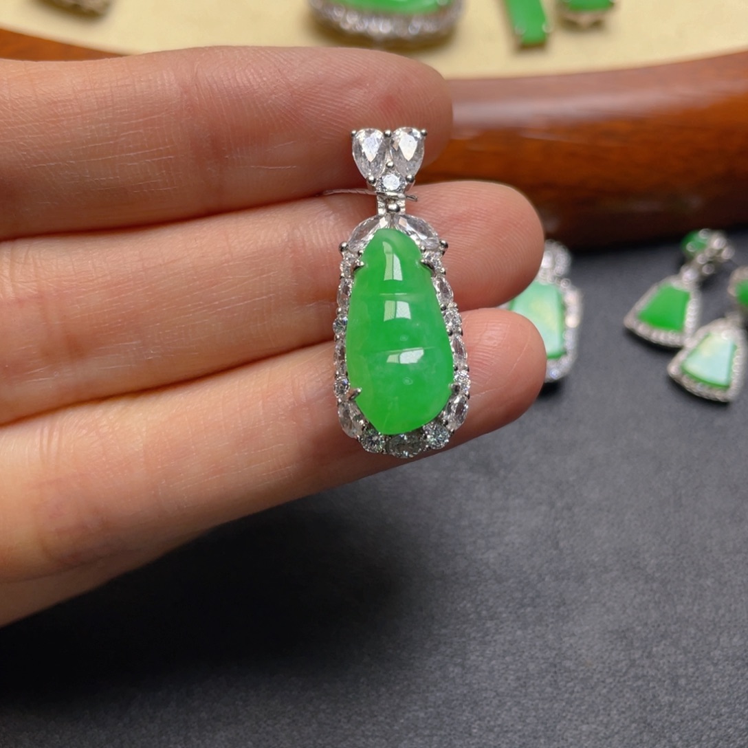 翡翠吊坠(不含链)银S925镶嵌