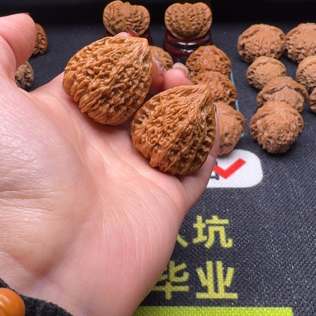 文玩核桃吊坠34塔尖