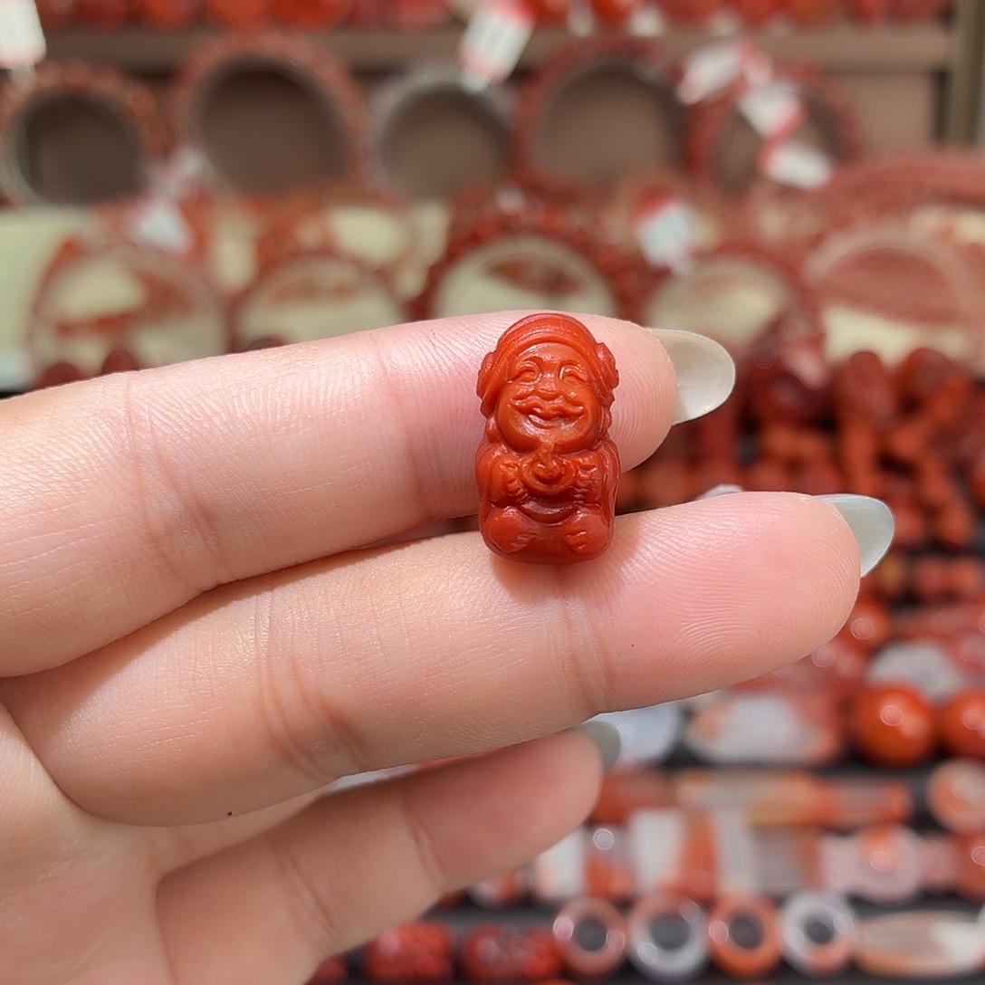 南红玛瑙未镶嵌颈饰满肉财神爷