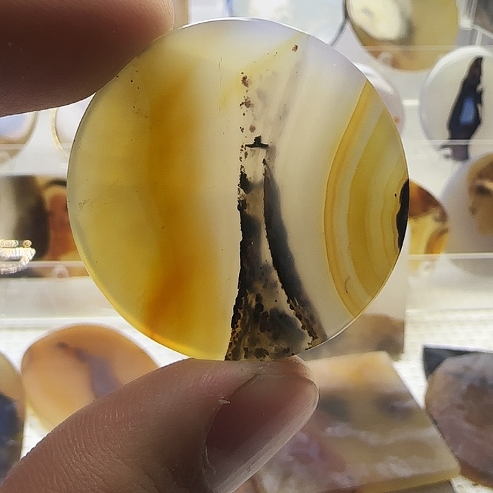 玛瑙/玉髓未镶嵌珠宝奇石